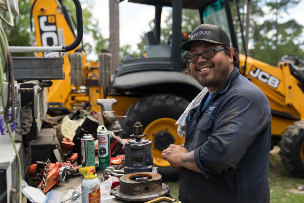 hhm Houston Heavy machinery best excavator dealer