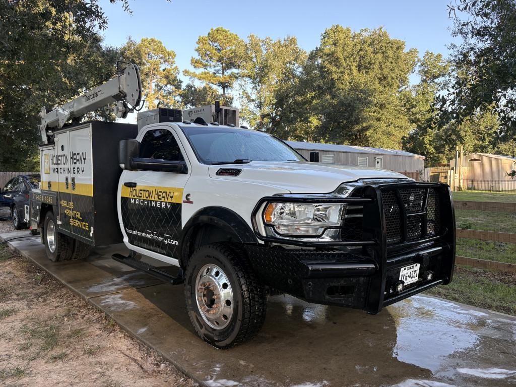 Houston heavy machinery field service equipment trucks tomball