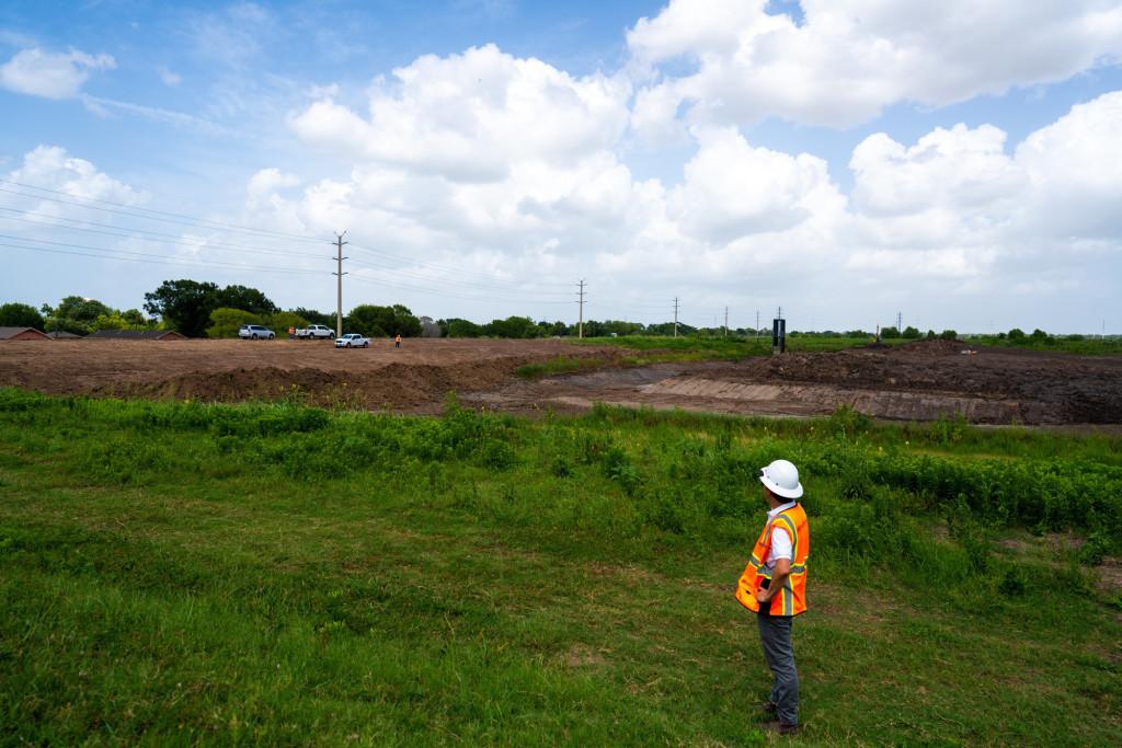 Houston Heavy Machinery, Texas, Tomball Cypress heavy equipment rentals parts service caterpillar